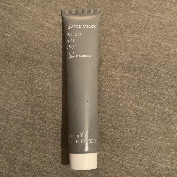 ⭐️NEW⭐️. LIVING PROOF 5-IN-1 STYLING TREATMENT - Picture 2 of 4